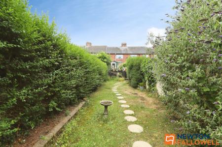 2 bedroom Terraced House for sale in Cowes Road, Grantham, NG31