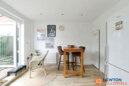 2 bedroom Terraced House for sale in Cowes Road, Grantham, NG31