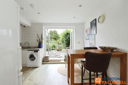 2 bedroom Terraced House for sale in Cowes Road, Grantham, NG31