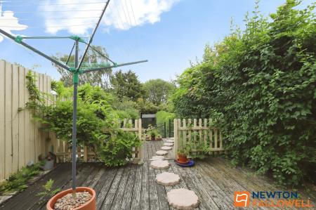 2 bedroom Terraced House for sale in Cowes Road, Grantham, NG31