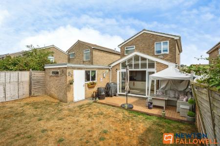 3 bedroom Detached house for sale in Barrowby Gate, Grantham, NG31