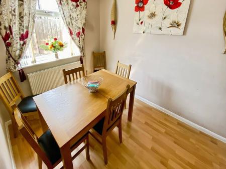 3 bedroom Semi-detached house for sale in Stour Court, Grantham, NG31