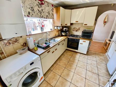 3 bedroom Semi-detached house for sale in Stour Court, Grantham, NG31
