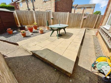 3 bedroom Semi-detached house for sale in Stour Court, Grantham, NG31