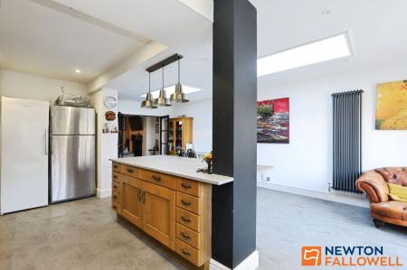 4 bedroom Terraced House for sale in Barrowby Road, Grantham, NG31