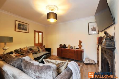 4 bedroom Terraced House for sale in Barrowby Road, Grantham, NG31