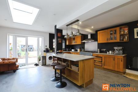 4 bedroom Terraced House for sale in Barrowby Road, Grantham, NG31