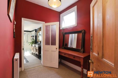 4 bedroom Terraced House for sale in Barrowby Road, Grantham, NG31