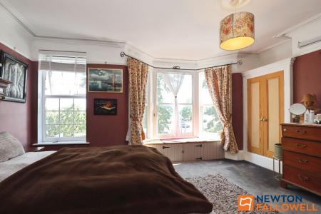 4 bedroom Terraced House for sale in Barrowby Road, Grantham, NG31