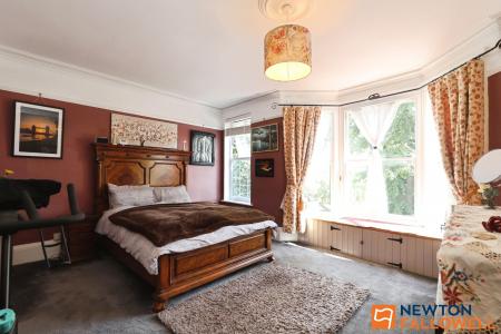 4 bedroom Terraced House for sale in Barrowby Road, Grantham, NG31