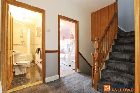 3 bedroom End of terrace house for sale in South Parade, Grantham, NG31