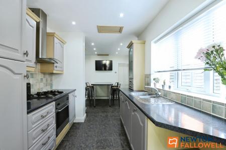 3 bedroom End of terrace house for sale in South Parade, Grantham, NG31