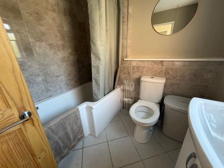 2 bedroom Terraced House for sale in Bridge End Road, Grantham, NG31