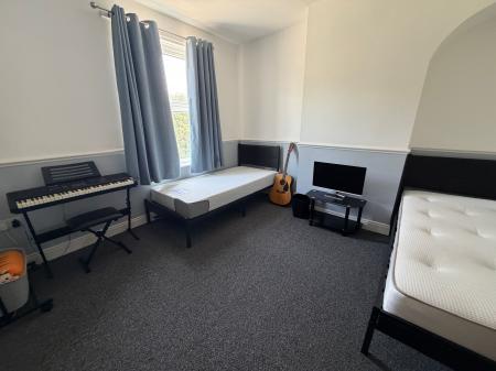 2 bedroom Terraced House for sale in Bridge End Road, Grantham, NG31