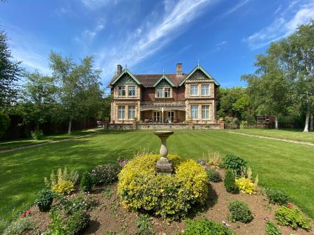 3 bedroom Flat for sale in SOLD BY NEWTON FALLOWELL - Norman Leys, Beacon Lane