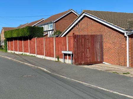 3 bedroom Detached bungalow for sale in Chelmsford Drive, Grantham, NG31