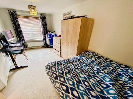 2 bedroom Apartment for sale in Hathersage Close, Grantham, NG31