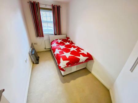 2 bedroom Apartment for sale in Hathersage Close, Grantham, NG31