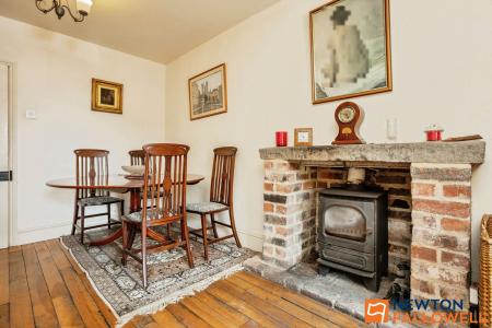 4 bedroom Detached house for sale in Ermine Street, Ancaster, NG32