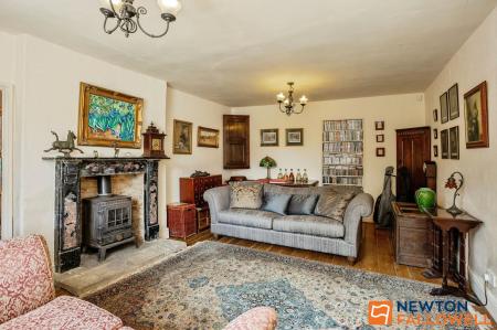 4 bedroom Detached house for sale in Ermine Street, Ancaster, NG32