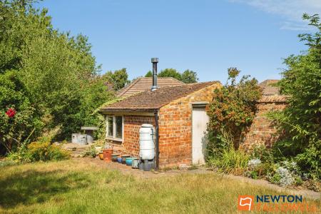 4 bedroom Detached house for sale in Ermine Street, Ancaster, NG32