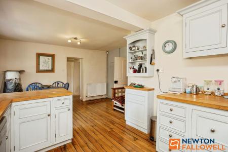 4 bedroom Detached house for sale in Ermine Street, Ancaster, NG32