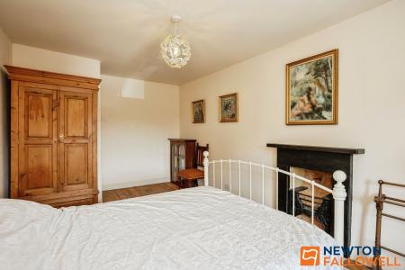 4 bedroom Detached house for sale in Ermine Street, Ancaster, NG32