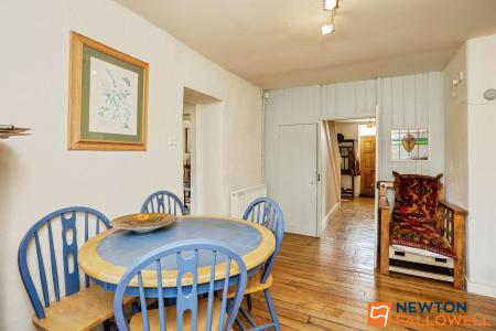 4 bedroom Detached house for sale in Ermine Street, Ancaster, NG32
