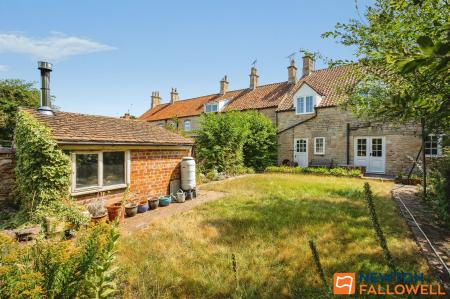 4 bedroom Detached house for sale in Ermine Street, Ancaster, NG32