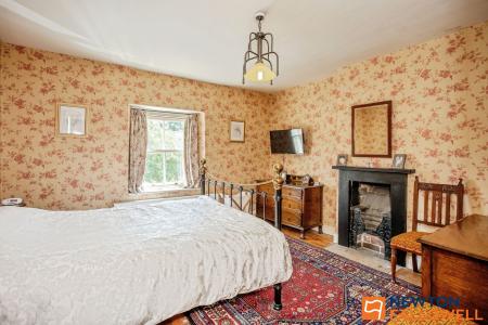 4 bedroom Detached house for sale in Ermine Street, Ancaster, NG32