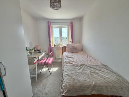 4 bedroom Semi-detached house for sale in Warmington Avenue, Grantham, NG31