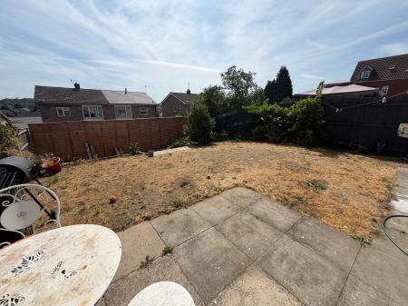 4 bedroom Semi-detached house for sale in Warmington Avenue, Grantham, NG31