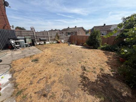 4 bedroom Semi-detached house for sale in Warmington Avenue, Grantham, NG31