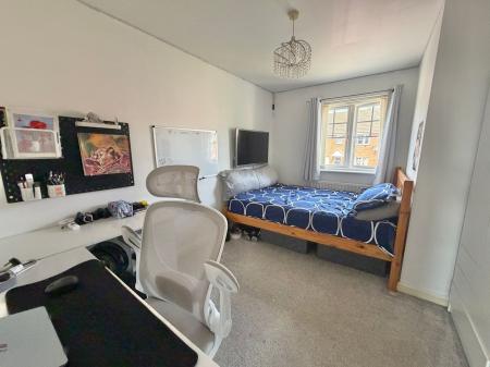 4 bedroom Semi-detached house for sale in Warmington Avenue, Grantham, NG31