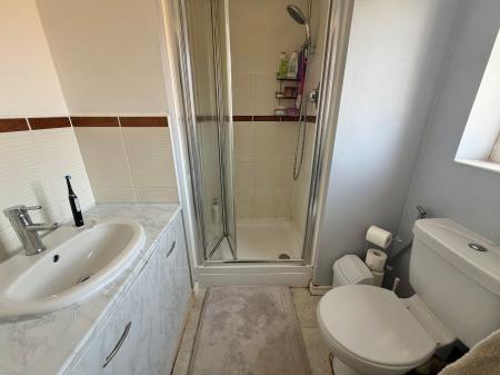 4 bedroom Semi-detached house for sale in Warmington Avenue, Grantham, NG31