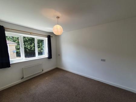 2 bedroom Terraced House to let in Becketts Close, Grantham, NG31