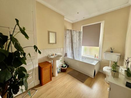 3 bedroom Terraced House for sale in St. Annes Street, Grantham, NG31