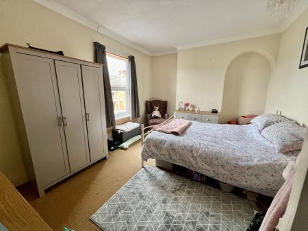 3 bedroom Terraced House for sale in St. Annes Street, Grantham, NG31