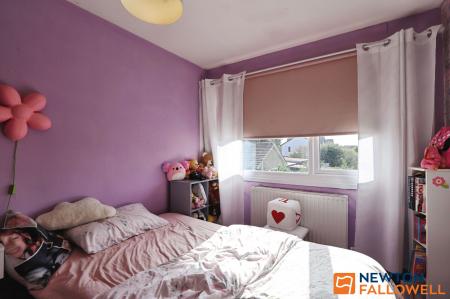 3 bedroom Semi-detached house for sale in Valley Road, Grantham, NG31