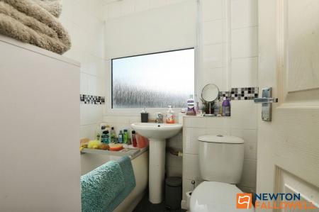 3 bedroom Semi-detached house for sale in Valley Road, Grantham, NG31