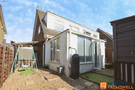 3 bedroom Semi-detached house for sale in Valley Road, Grantham, NG31