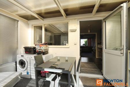 3 bedroom Semi-detached house for sale in Valley Road, Grantham, NG31