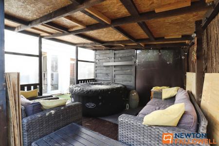 3 bedroom Semi-detached house for sale in Valley Road, Grantham, NG31