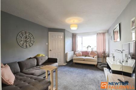 3 bedroom Semi-detached house for sale in Valley Road, Grantham, NG31