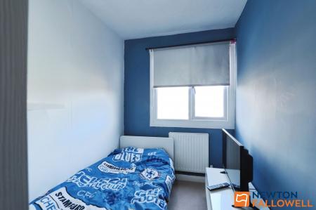 3 bedroom Semi-detached house for sale in Valley Road, Grantham, NG31
