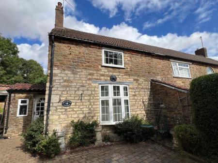 2 bedroom Link detached house to let in Long Street, Great Gonerby, NG31