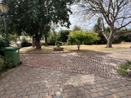 2 bedroom Link detached house to let in Long Street, Great Gonerby, NG31