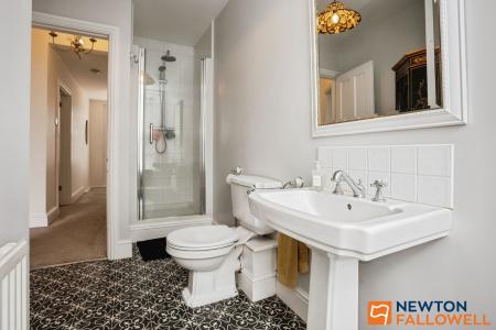 4 bedroom Terraced House for sale in Barrowby Road, Grantham, NG31