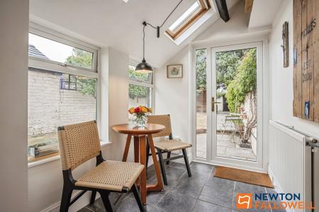 4 bedroom Terraced House for sale in Barrowby Road, Grantham, NG31