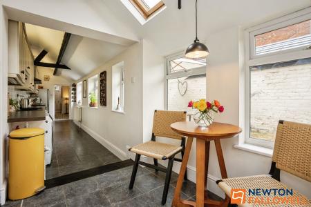 4 bedroom Terraced House for sale in Barrowby Road, Grantham, NG31